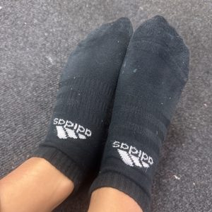 Schwarze sneaker socken