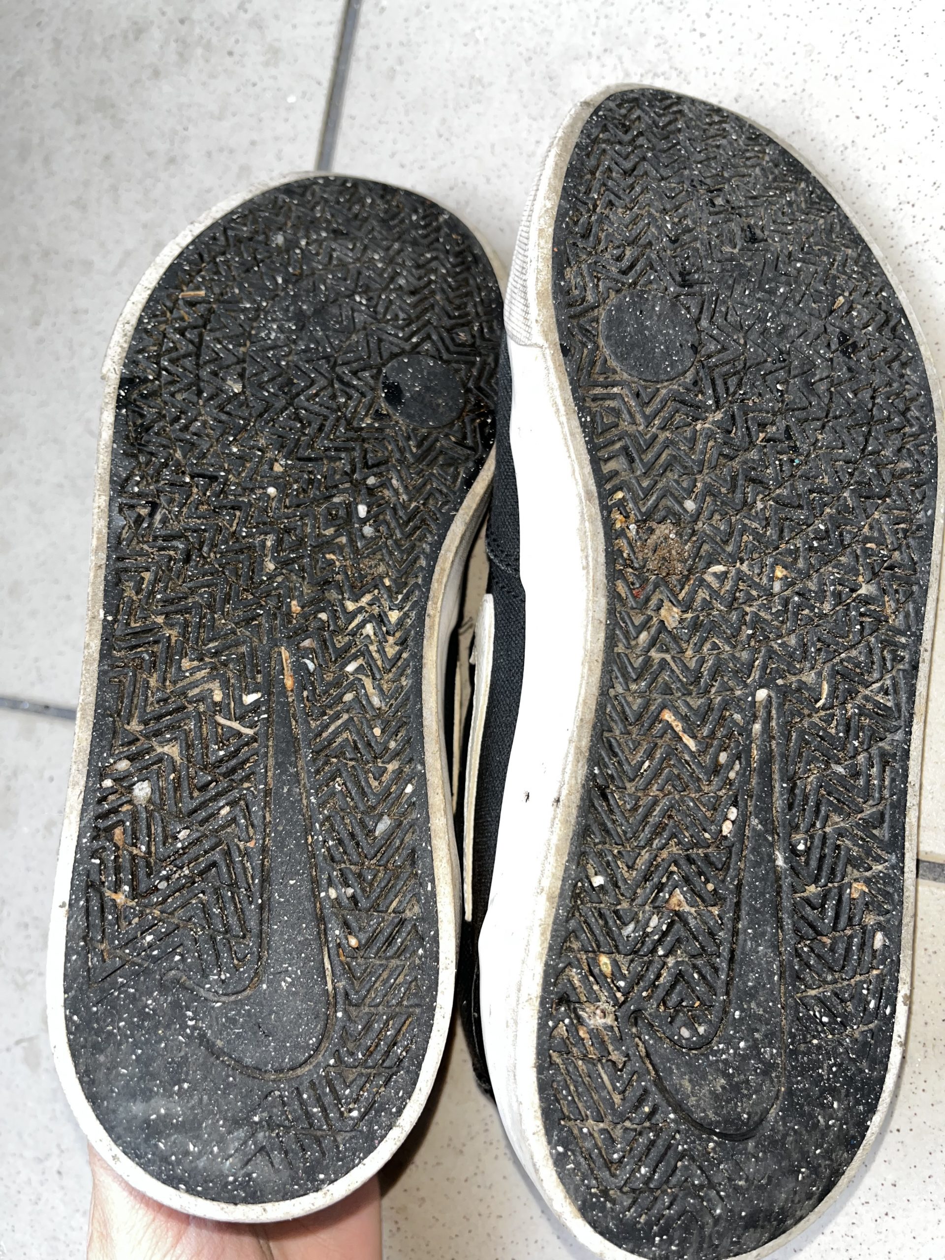 Getragene Schuhe