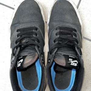 Getragene Schuhe